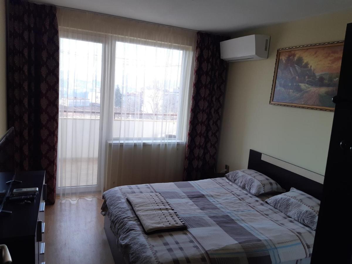 Nish 7 Apartman Veliko Tarnovo Kültér fotó
