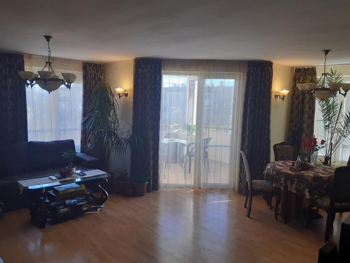 Nish 7 Apartman Veliko Tarnovo Kültér fotó