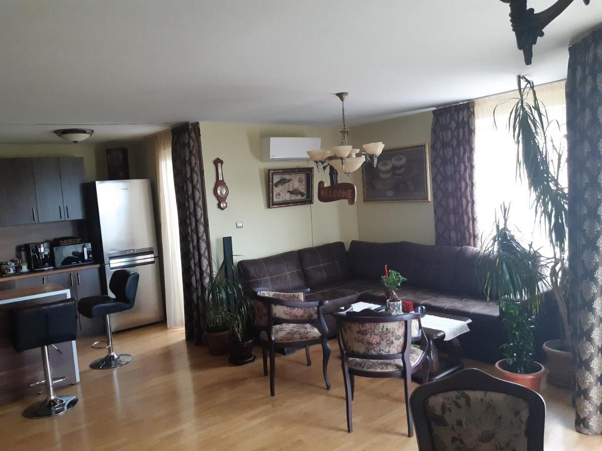 Nish 7 Apartman Veliko Tarnovo Kültér fotó